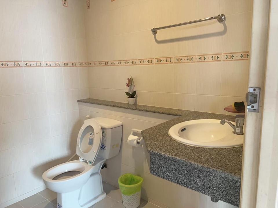 24 Hostel Donmuang Бангкок Экстерьер фото